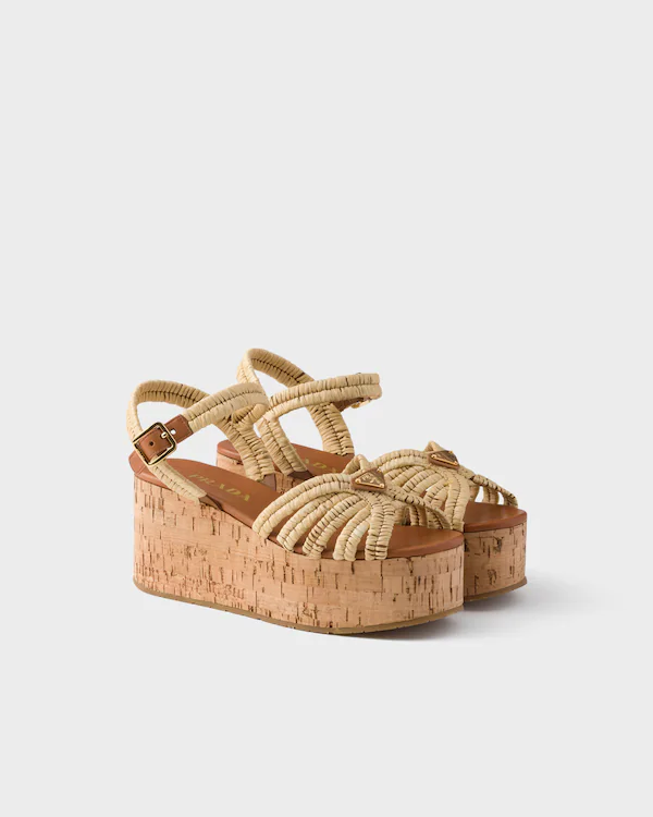 Sandalhas de plataforma em crochê