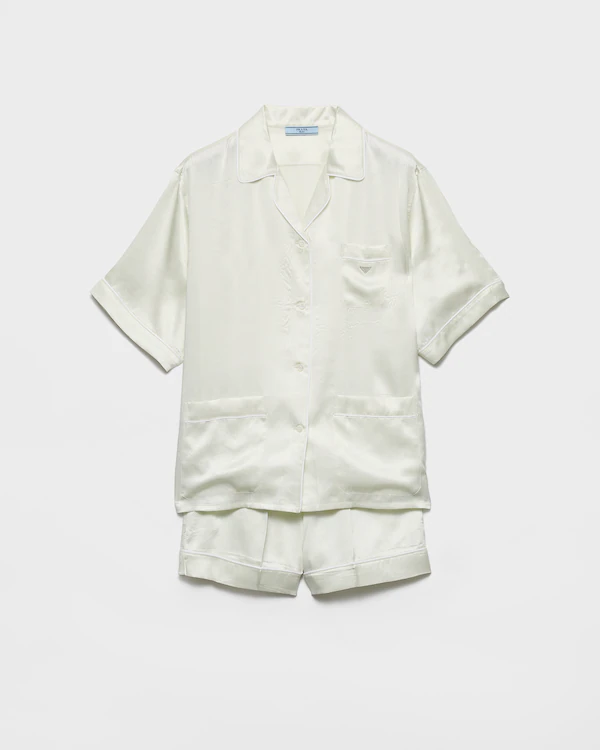 Pijamas de seda com acabamento vintage com bermuda