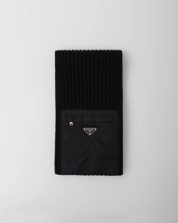 Pashmina de lã com bolsinho em gabardine de Re-Nylon