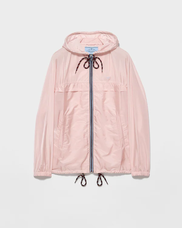 Casaco de chuva com capuz em Re-Nylon leve