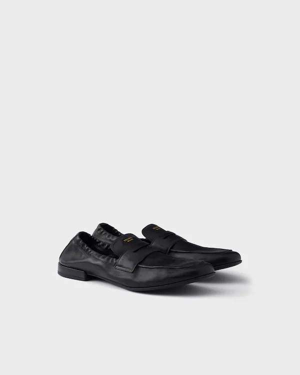 Mocassins de couro envelhecido com efeito desfeito