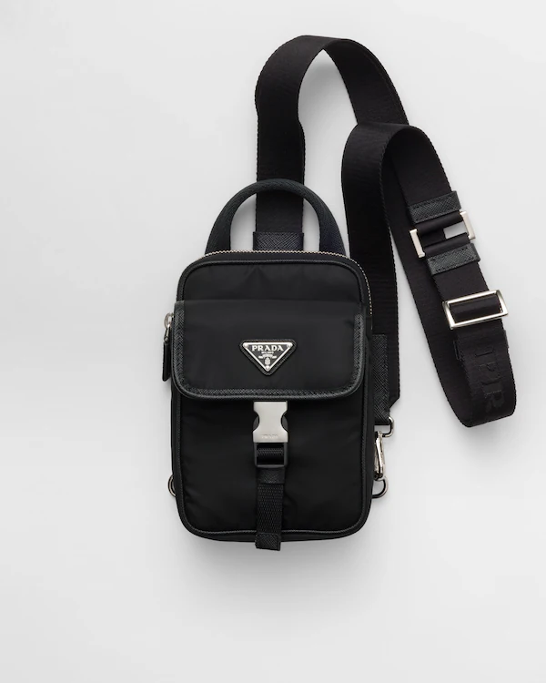 Capa para smartphone em Re-Nylon e couro Saffiano