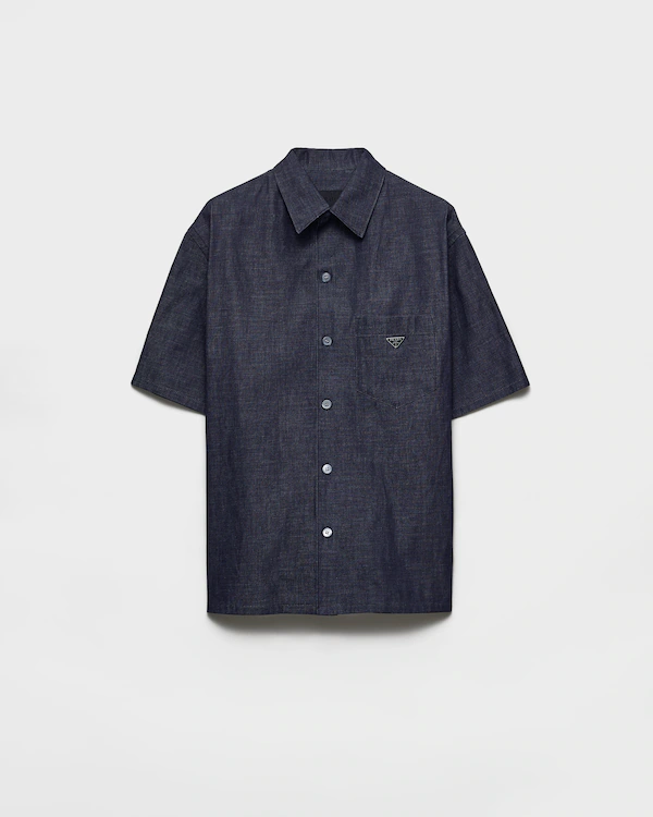 Camisa de denim chambray com mangas curtas