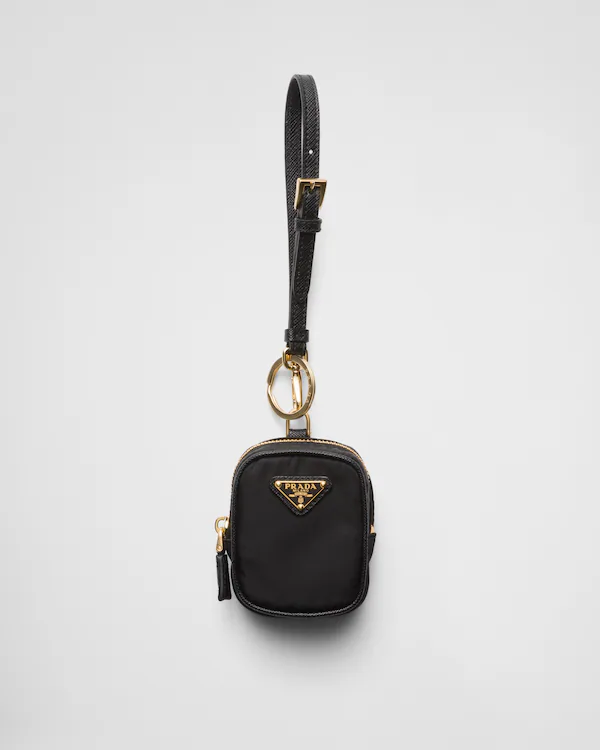 Mini-bolsa Prada Re-Edition 1978 Re-Nylon com chaveiro