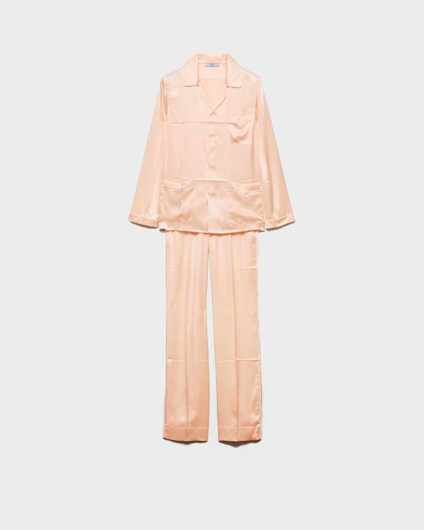 Pijamas de seda com acabamento vintage