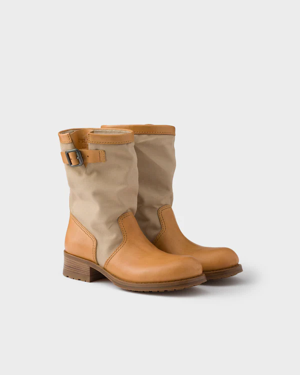 Botas de couro e lona