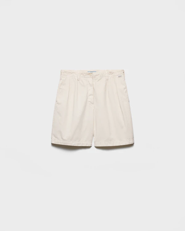 Bermudas de gabardine velho