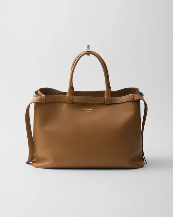 Bolsa de mão de couro Prada com fivela e cinto duplo