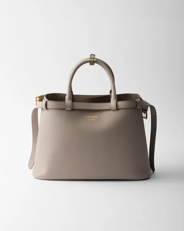 Bolsa de mão de couro média Prada com fivela e cinto duplo