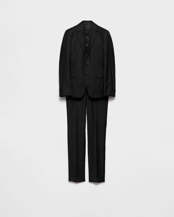 Terno de lã e cashmere com um botão