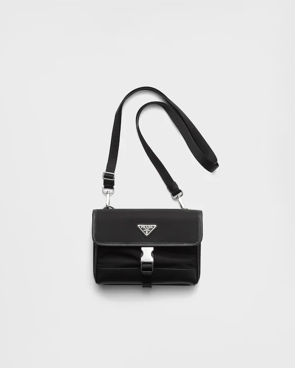 Capa para smartphone em Re-Nylon e couro Saffiano