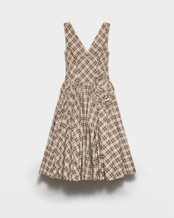 Vestido de popelin listrado com bordado
